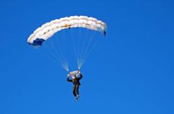 最后时刻胜出首场状态出色，阿森纳观众沸腾！，哈登重返赛场引发球迷热议